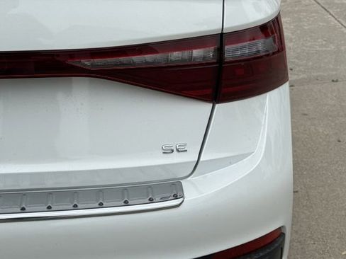 New 2026 Volkswagen Jetta SE FWD image 5