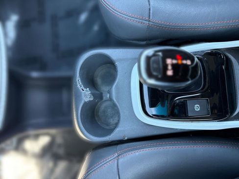 Used 2021 Chevrolet Bolt Premier w/ Infotainment Package FWD image 20