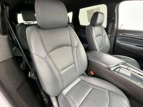 Used 2024 Buick Enclave Premium AWD/4WD image 13
