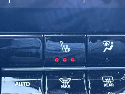 New 2025 Chevrolet Colorado LT w/ LT Convenience Package image 17