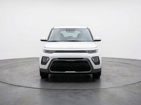 Used 2025 Kia Soul LX w/ LX Technology Package FWD image 2