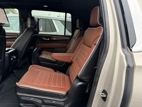 Certified 2023 GMC Yukon XL Denali Ultimate w/ LPO, Floor Liner Package image 13