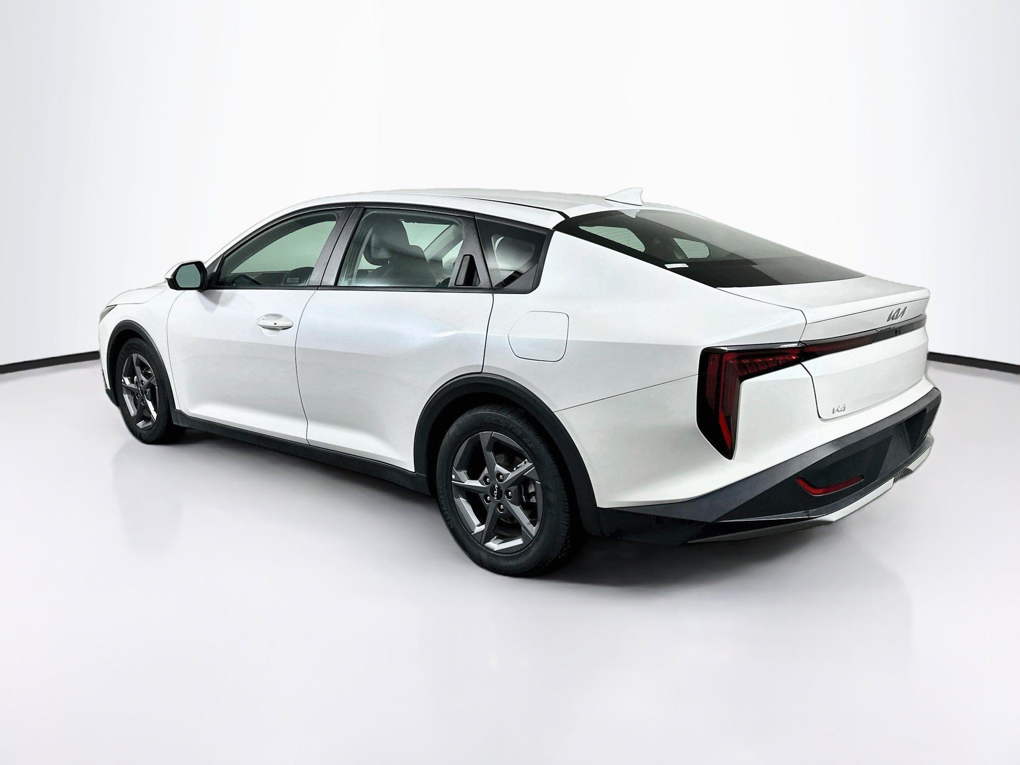 Used 2025 Kia K4 FWD image 5