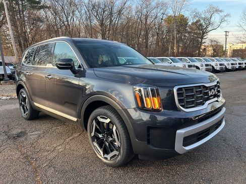 New 2025 Kia Telluride S image 5