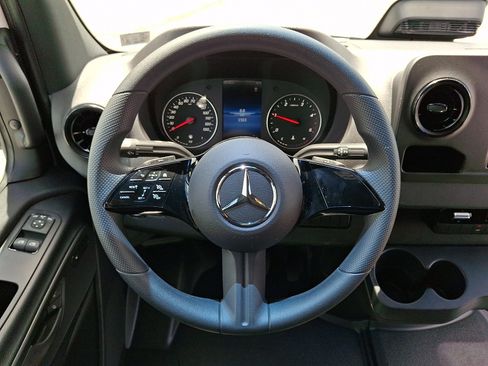 Used 2026 Mercedes-Benz Sprinter 2500 image 19