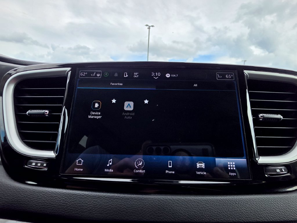 Used 2023 Chrysler Pacifica Touring-L FWD image 24