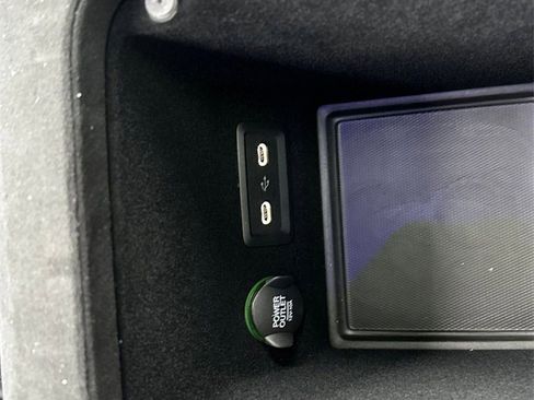 New 2026 Aston Martin DBX S image 27