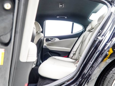 Used 2023 Genesis G70 3.3T RWD image 44