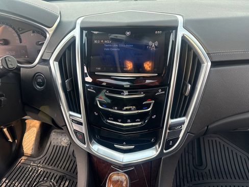 Used 2013 Cadillac SRX Luxury image 16
