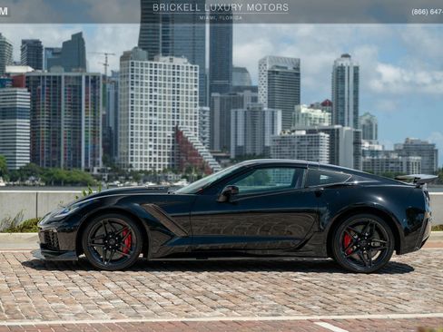Used 2019 Chevrolet Corvette ZR1 RWD image 13