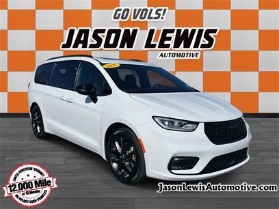 Used 2025 Chrysler Pacifica Limited