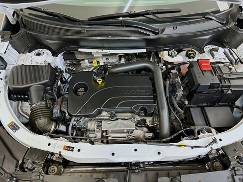 Used 2025 Chevrolet Equinox LT w/ Convenience Package II image 35