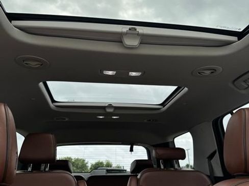 Used 2018 Chevrolet Traverse High Country AWD/4WD image 26