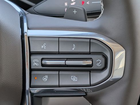 New 2026 GMC Acadia Denali w/ Super Cruise Package FWD image 26