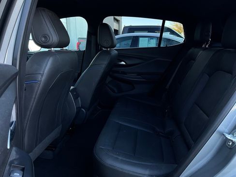 Used 2025 Buick Envista Sport Touring image 10