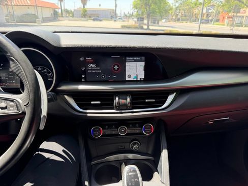 Used 2022 Alfa Romeo Stelvio Veloce AWD/4WD image 9