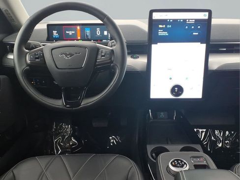 Used 2023 Ford Mustang Mach-E Select image 4