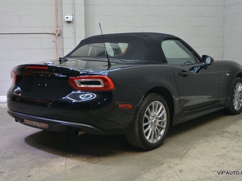 Used 2018 FIAT 124 Spider Classica w/ Technology & Siriusxm Group RWD image 10