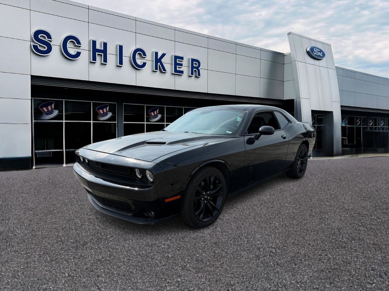 Used 2017 Dodge Challenger SXT Plus RWD image 4
