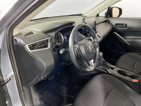 Used 2022 Toyota Corolla Cross LE AWD/4WD image 9