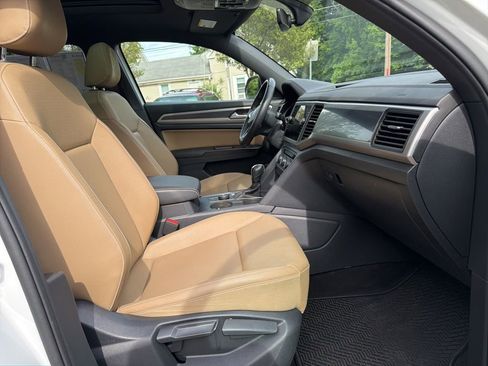 Used 2020 Volkswagen Atlas Cross Sport SE w/ Panoramic Sunroof Package AWD/4WD image 26