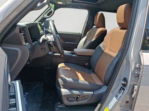 Used 2025 Lexus GX 550 w/ Accessory Package (2T) AWD/4WD image 14