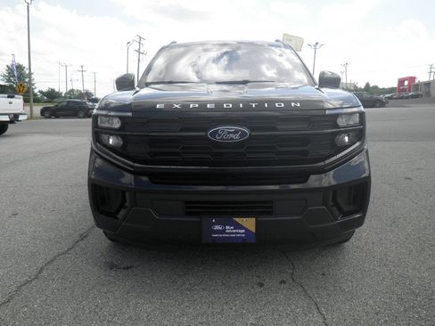 Certified 2025 Ford Expedition Active AWD/4WD image 2