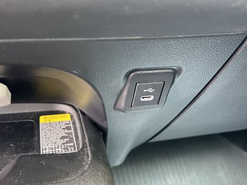 Used 2024 Toyota Corolla SE w/ SE Package FWD image 31