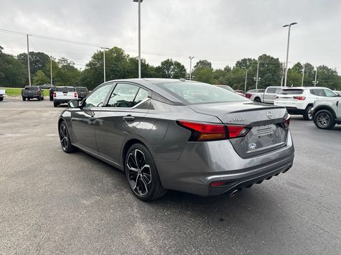 Used 2025 Nissan Altima 2.5 SR FWD image 5