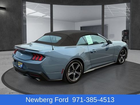 Used 2025 Ford Mustang Premium RWD image 5