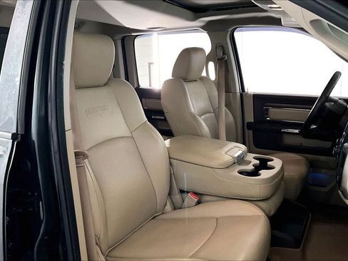 Used 2017 RAM 1500 Laramie w/ Convenience Group image 7