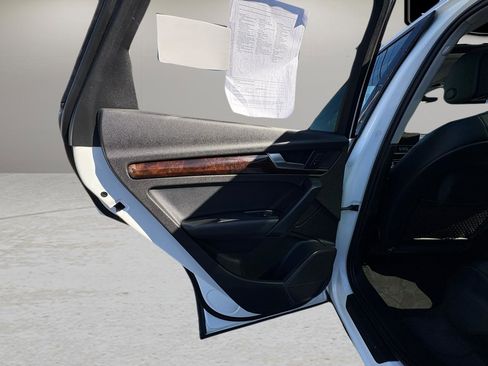 Used 2018 Audi Q5 2.0T Premium image 24