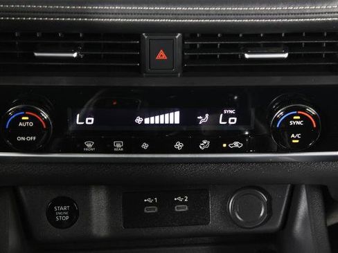 Certified 2025 Nissan Rogue SV FWD image 23