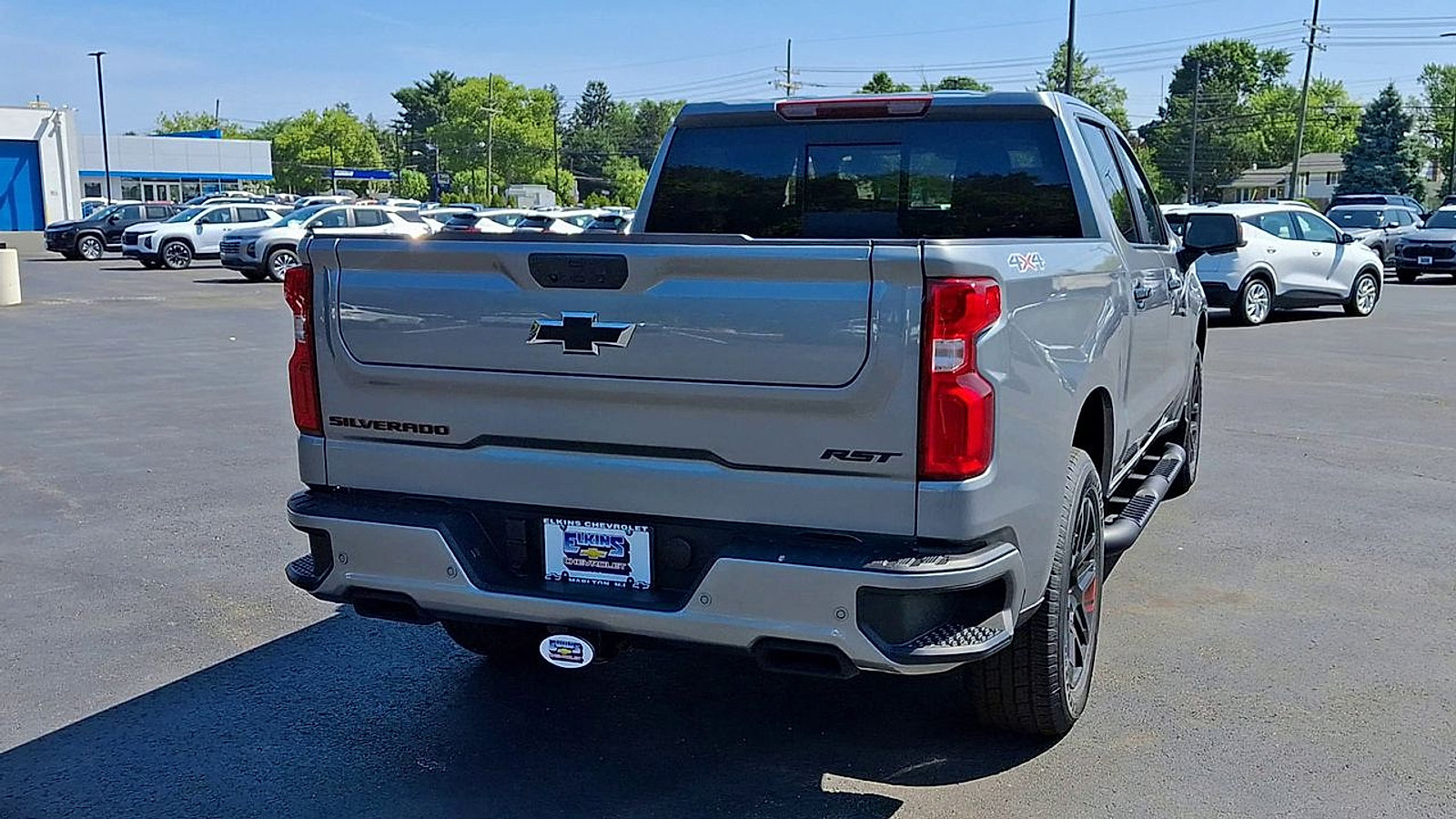 New 2026 Chevrolet Silverado 1500 RST w/ Redline Edition AWD/4WD image 2