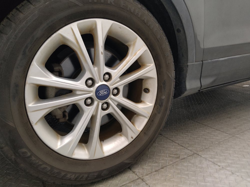 Used 2017 Ford Escape SE w/ SE Leather Comfort Package FWD image 31