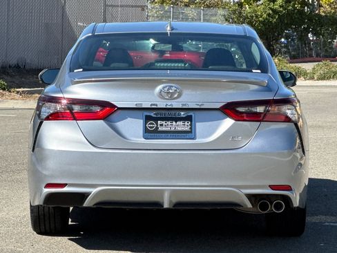 Used 2024 Toyota Camry SE image 5