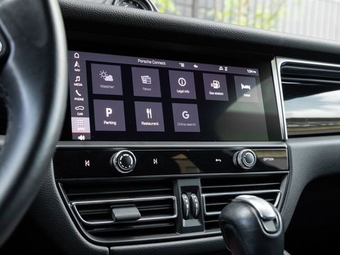Certified 2023 Porsche Macan S AWD/4WD image 25
