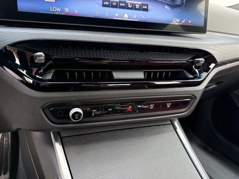 Used 2026 BMW 330i Sedan w/ M Sport Package RWD image 25