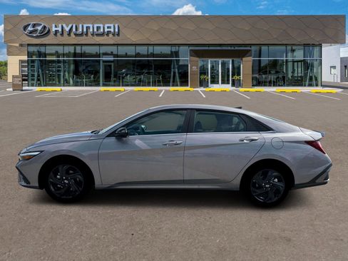 New 2026 Hyundai Elantra SEL Sport Premium image 3