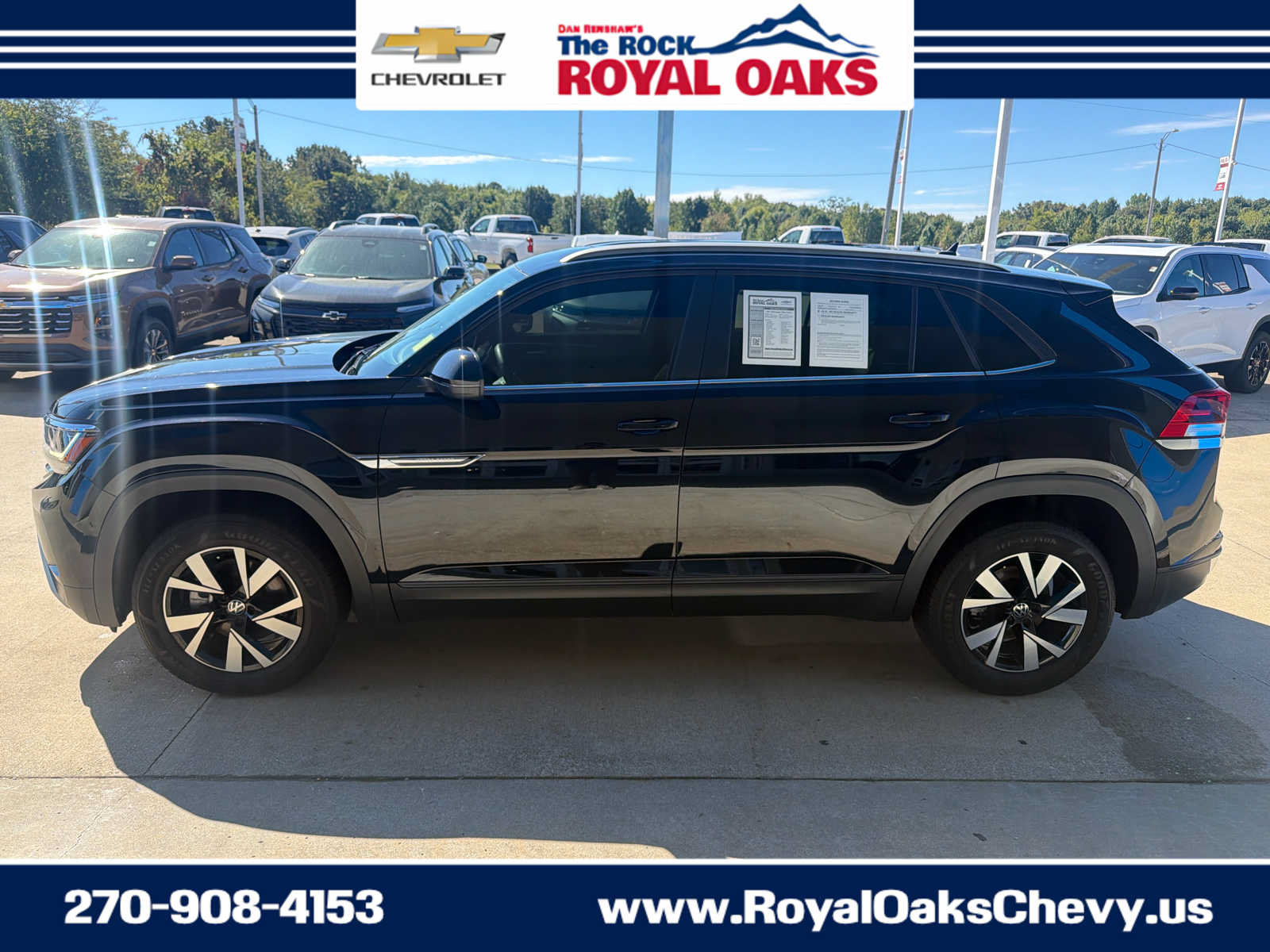 Used 2021 Volkswagen Atlas Cross Sport SE FWD image 2