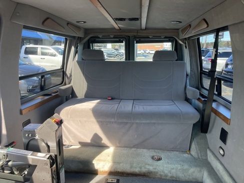 Used 2002 Ford E-150 and Econoline 150 image 12