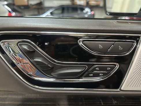 Used 2023 Lincoln Navigator Black Label AWD/4WD image 17