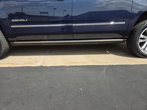 Used 2019 GMC Yukon XL Denali w/ Denali Ultimate Package AWD/4WD image 9
