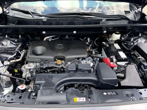 Used 2025 Toyota RAV4 XLE FWD image 31