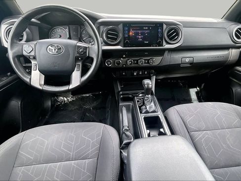 Used 2019 Toyota Tacoma TRD Off-Road AWD/4WD image 13