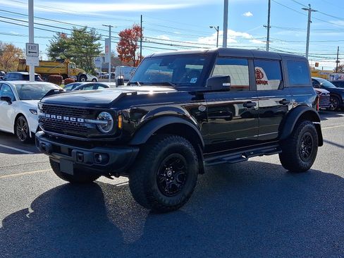 Used 2023 Ford Bronco Wildtrak image 3