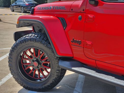 Used 2023 Jeep Gladiator Sport image 6