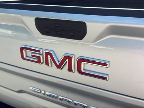 Used 2019 GMC Sierra 1500 SLT w/ SLT Premium Plus Package AWD/4WD image 22