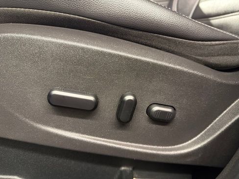 Certified 2019 Ford Escape Titanium AWD/4WD image 29