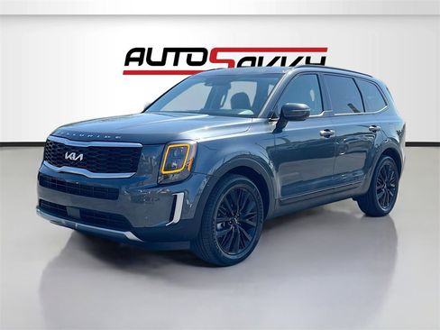 Used 2022 Kia Telluride EX w/ EX Premium Package image 3